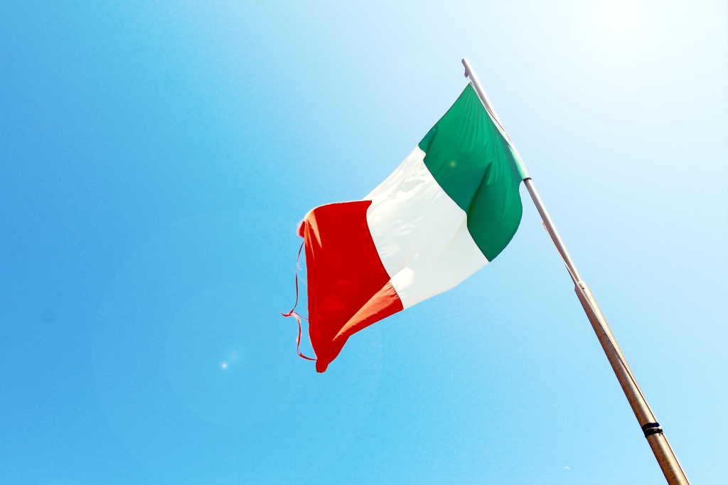 EU Digital Green Certificate Implementation and Privacy Concerns in the Italian Context
